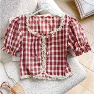 sg-11134201-7rbly-lnx2c0k6n2k050.webp French women bubble sleeve top lace edge color contrast short short sleeve