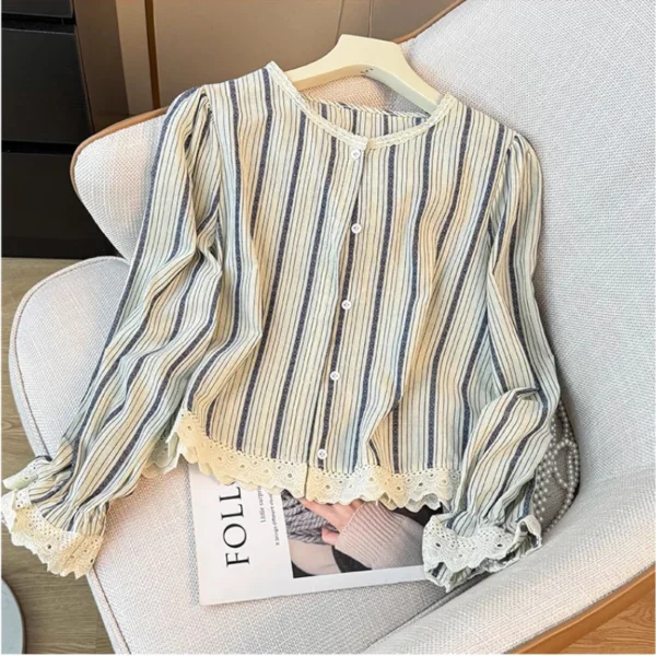 sg-11134201-7rdyc-lza81aij6j3g94.webp French style Ladies Lace striped long sleeve blouse crewneck single breasted loose version